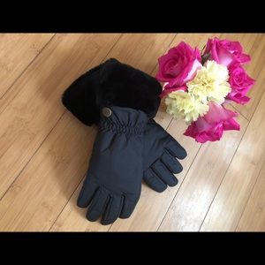 Women’s L/XL Ugg Gloves